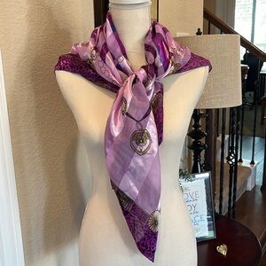 Purple Black Leopard Print Pattern Scarf Gold Tone Chains Sz 36” x 36”  Lavender